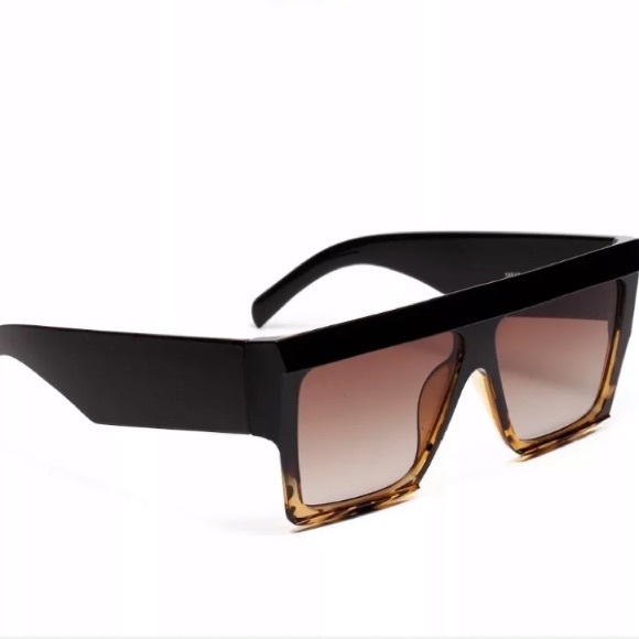 *Price Drop* Retro Oversized Square Flat Top Leopard Detail - Picture 4 of 4